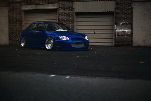 Blauer Subaru Impreza Tuning