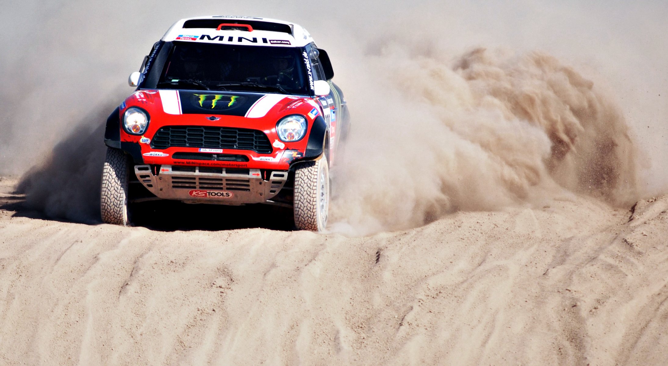 mini mini cooper mini dakar x-raid rallye seitenansicht suv düne sand 2014 rennen sport front rot scheinwerfer