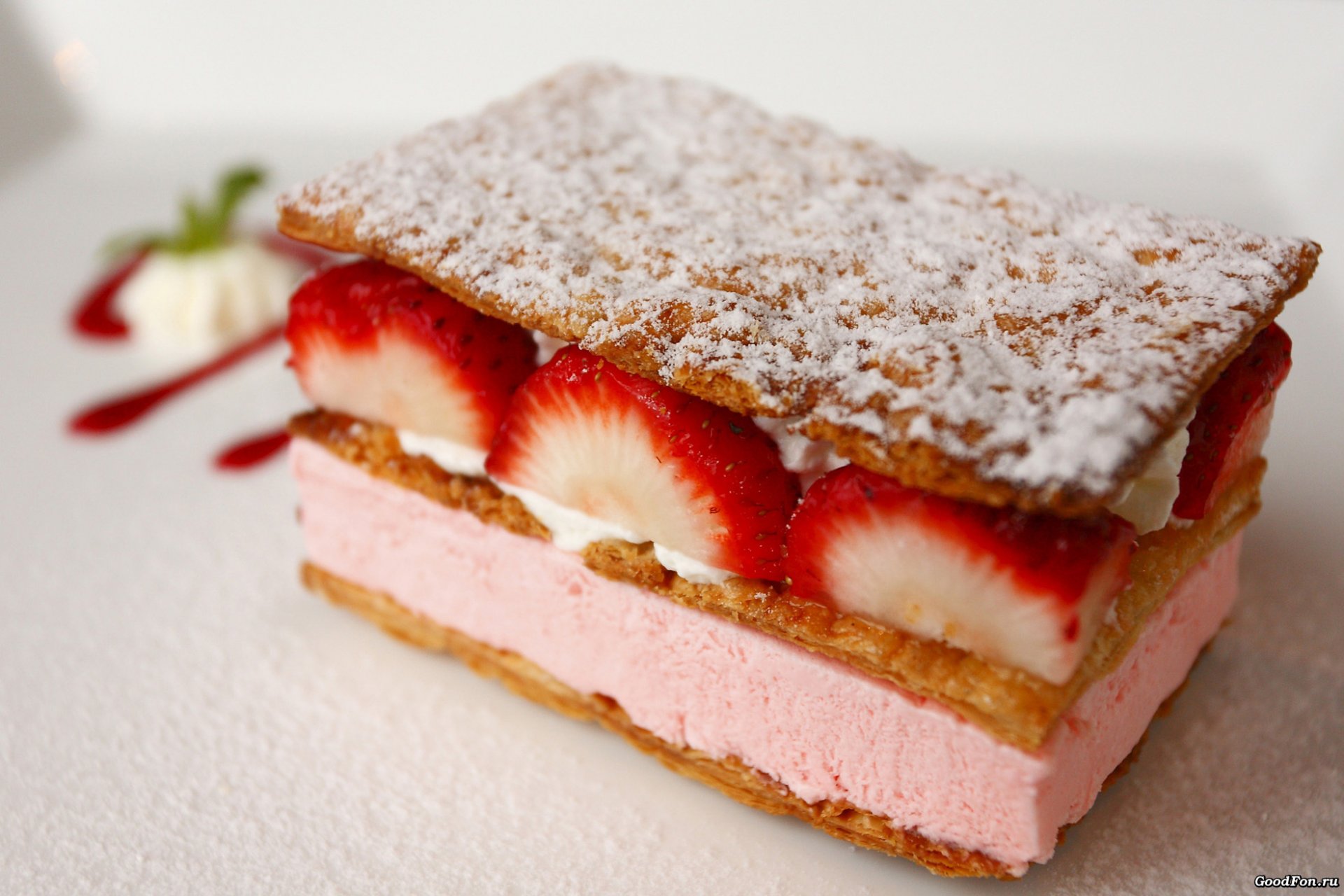 lecker essen lecker dessert marmelade scheiben erdbeeren kuchen kuchen baiser beeren backen süß mehl kuchen