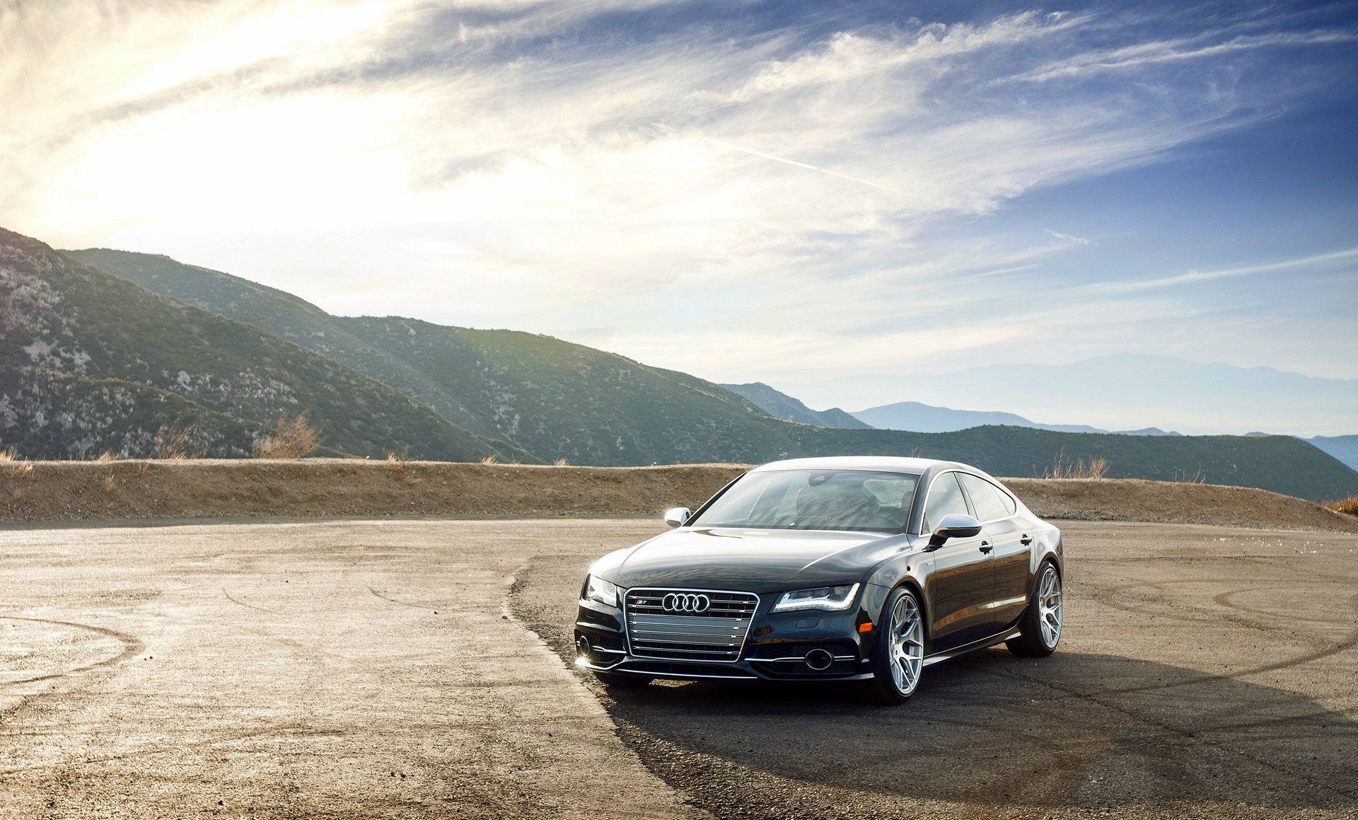 audi s7 schwarz vorne räder audi schwarz berge