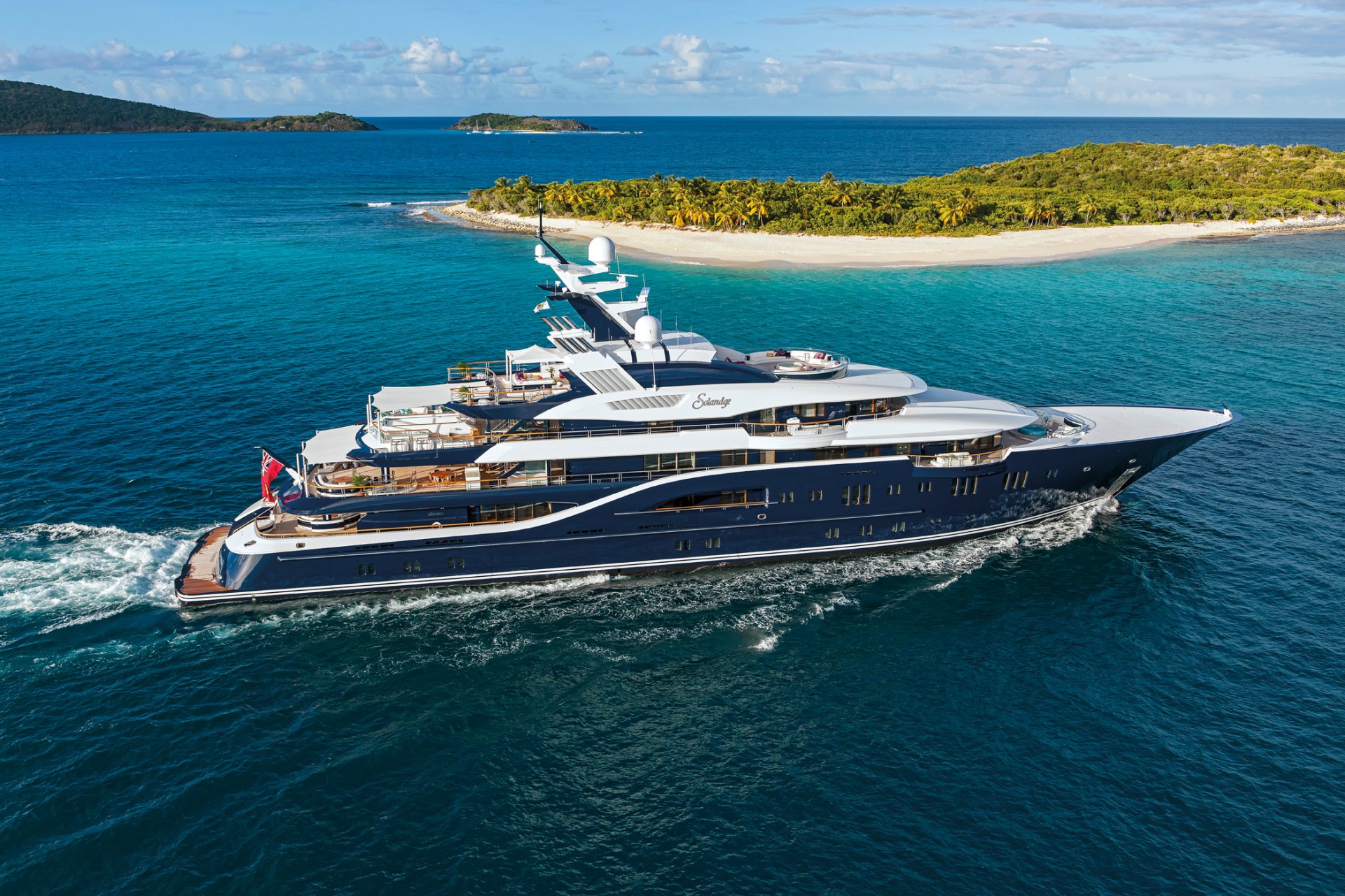 yacht mega-yacht superyacht meer landschaft ozean inseln palmen strand mega-yacht solandge von alexander yazov