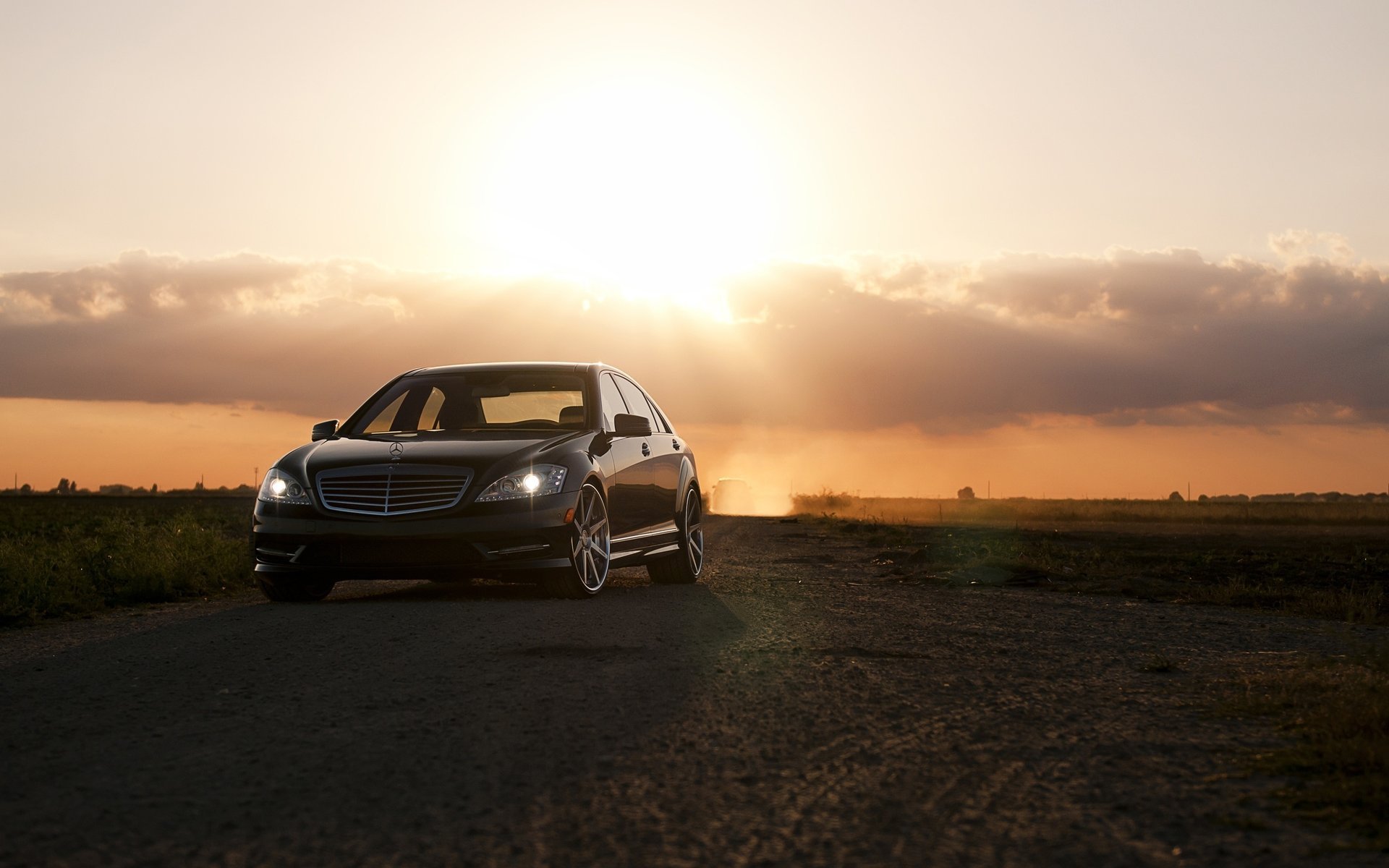 mers koch ket autos autos auto transport autos sonnenuntergang schwarzes auto lichter wolken strahlen sonne helles licht mercedes schubkarre felgen reiten straße kraftfahrzeuge