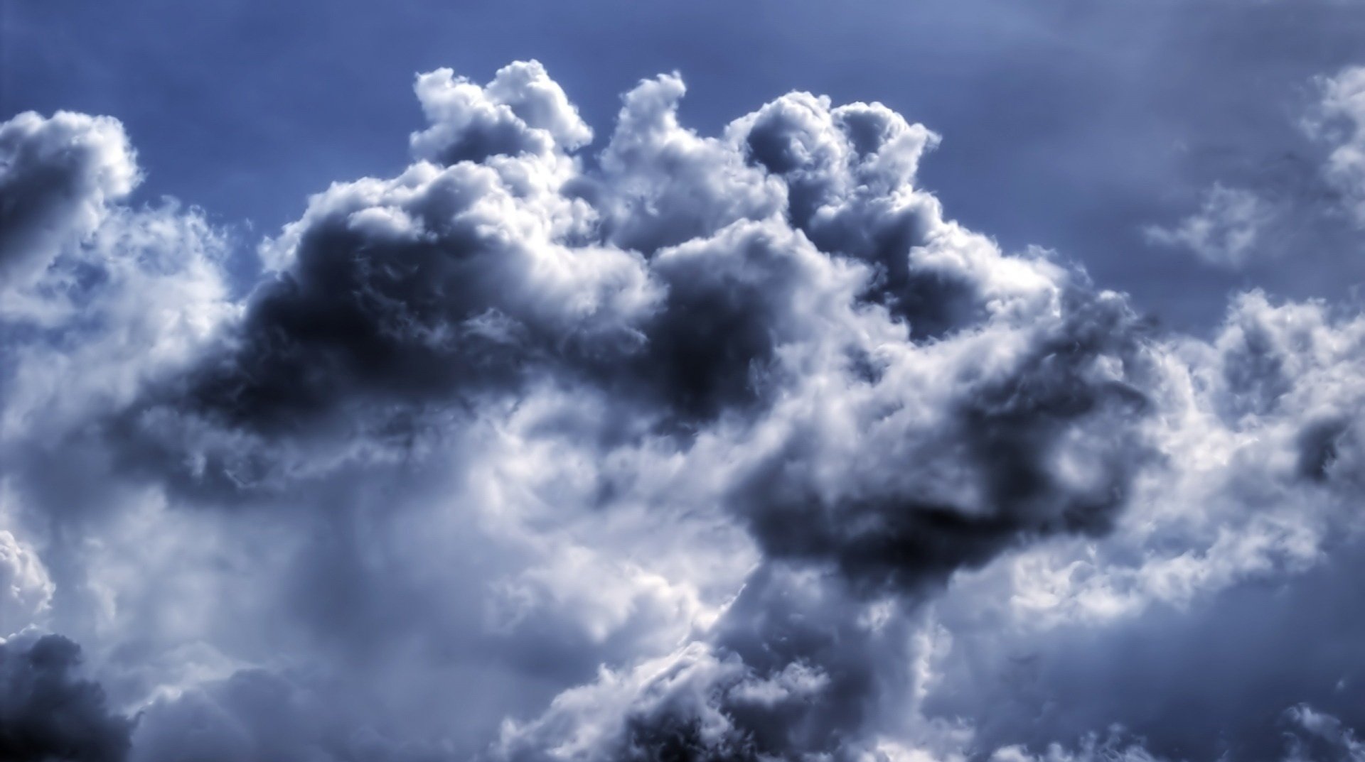 gewitterwolken wolken dunkle flecken himmel