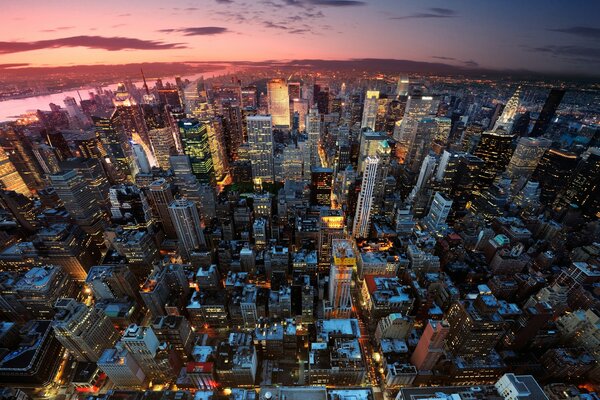 Nacht Manhattan aus der Vogelperspektive
