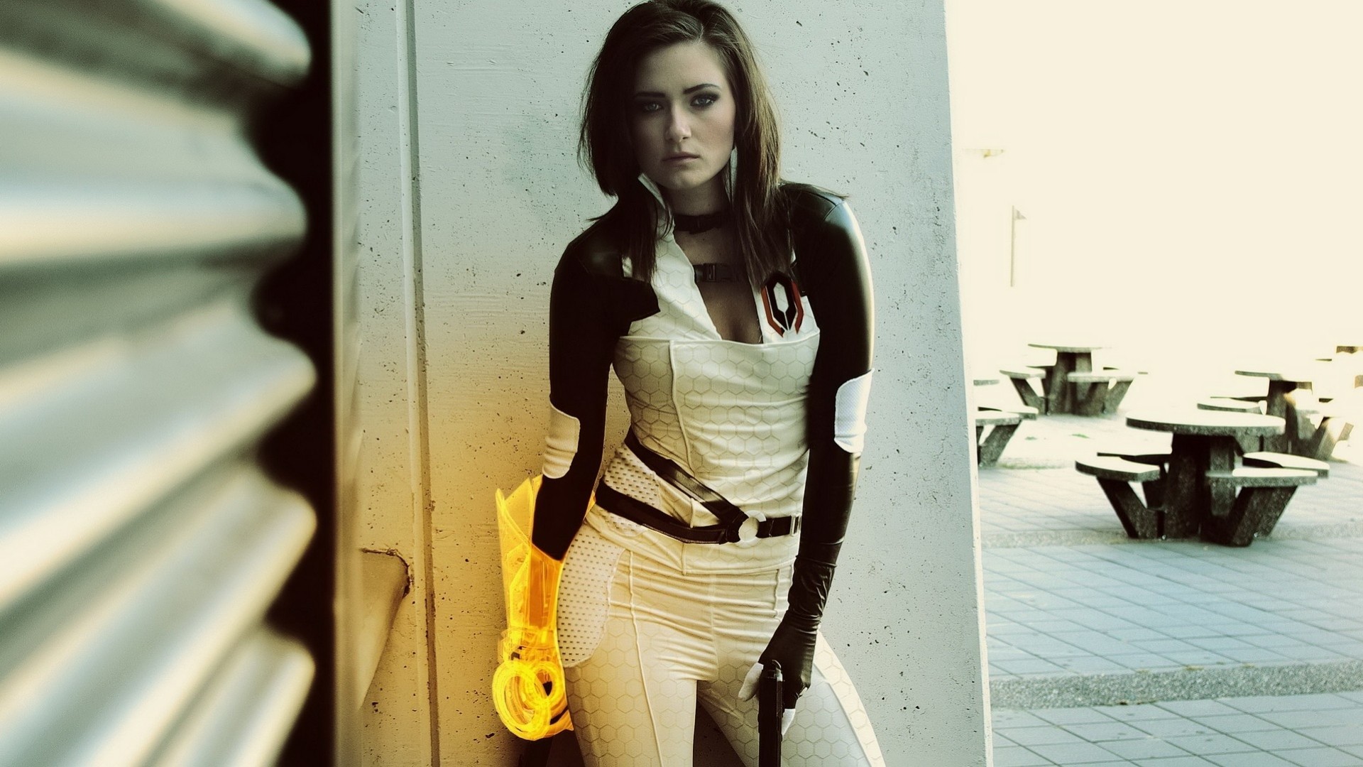 frau fliegende festung mädchen spiel brünette cosplay grau mass effect