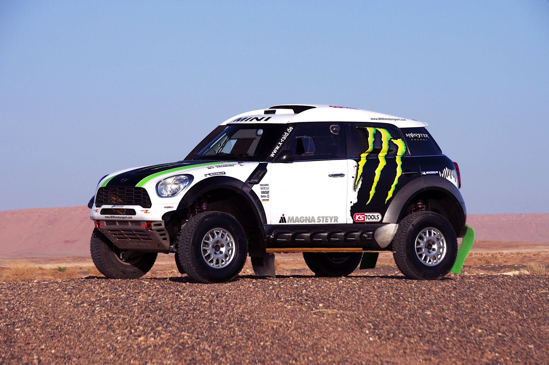 mini mini cooper mini dakar x-raid rallye seitenansicht suv 2014 vor ort weiß