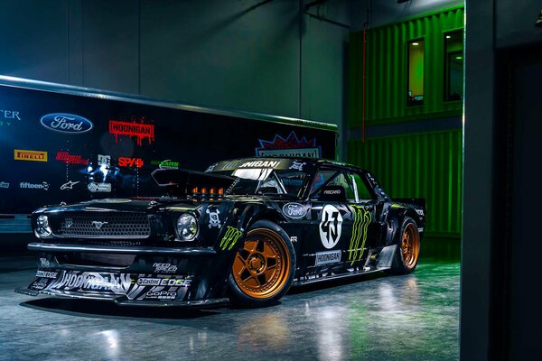 Stilvolle Ford Mustang Tuning von Monster