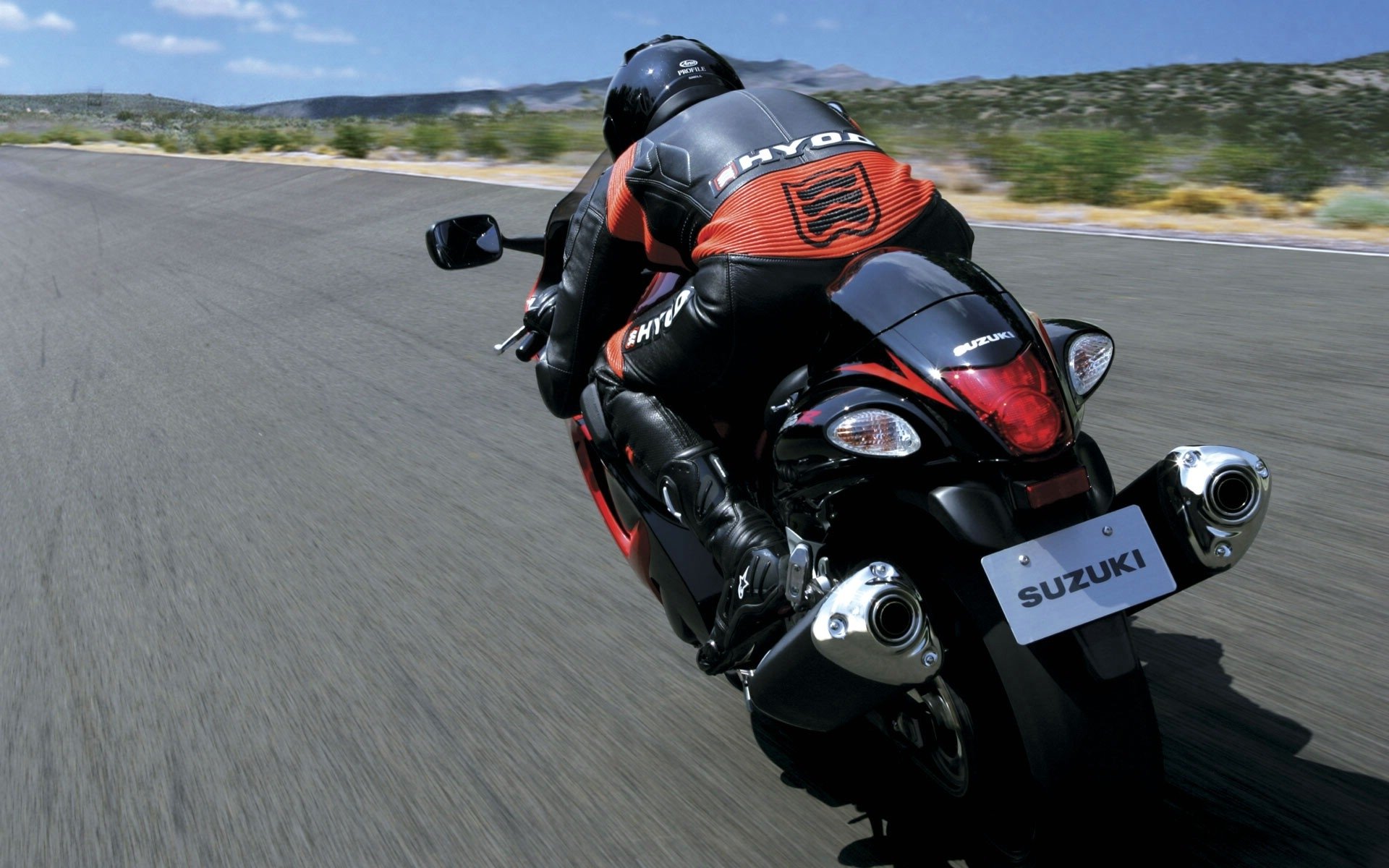 uzuki sportbike strecke geschwindigkeit ansicht hinten