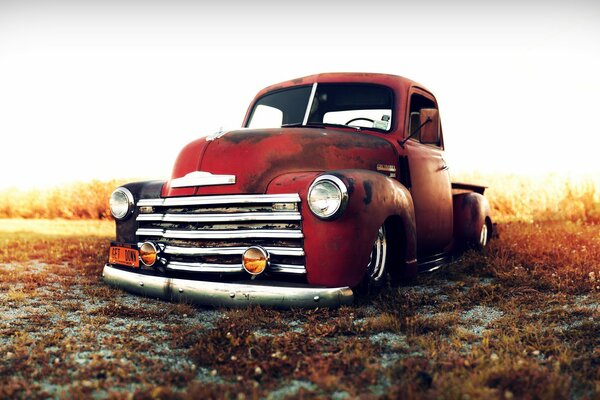 Roter Chevy Truck von 1949 guter Klassiker
