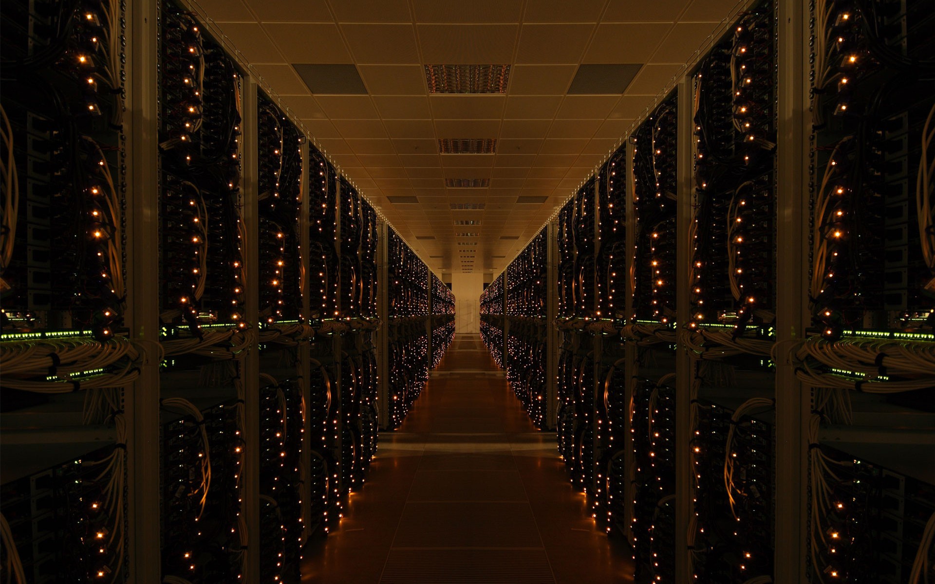 korridor server ausrüstung