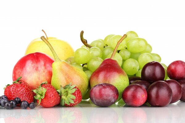 Köstliche, saftige Früchte und Beeren