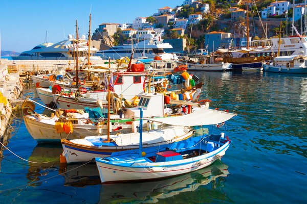 Ein Seehafen in Santorini Griechenland