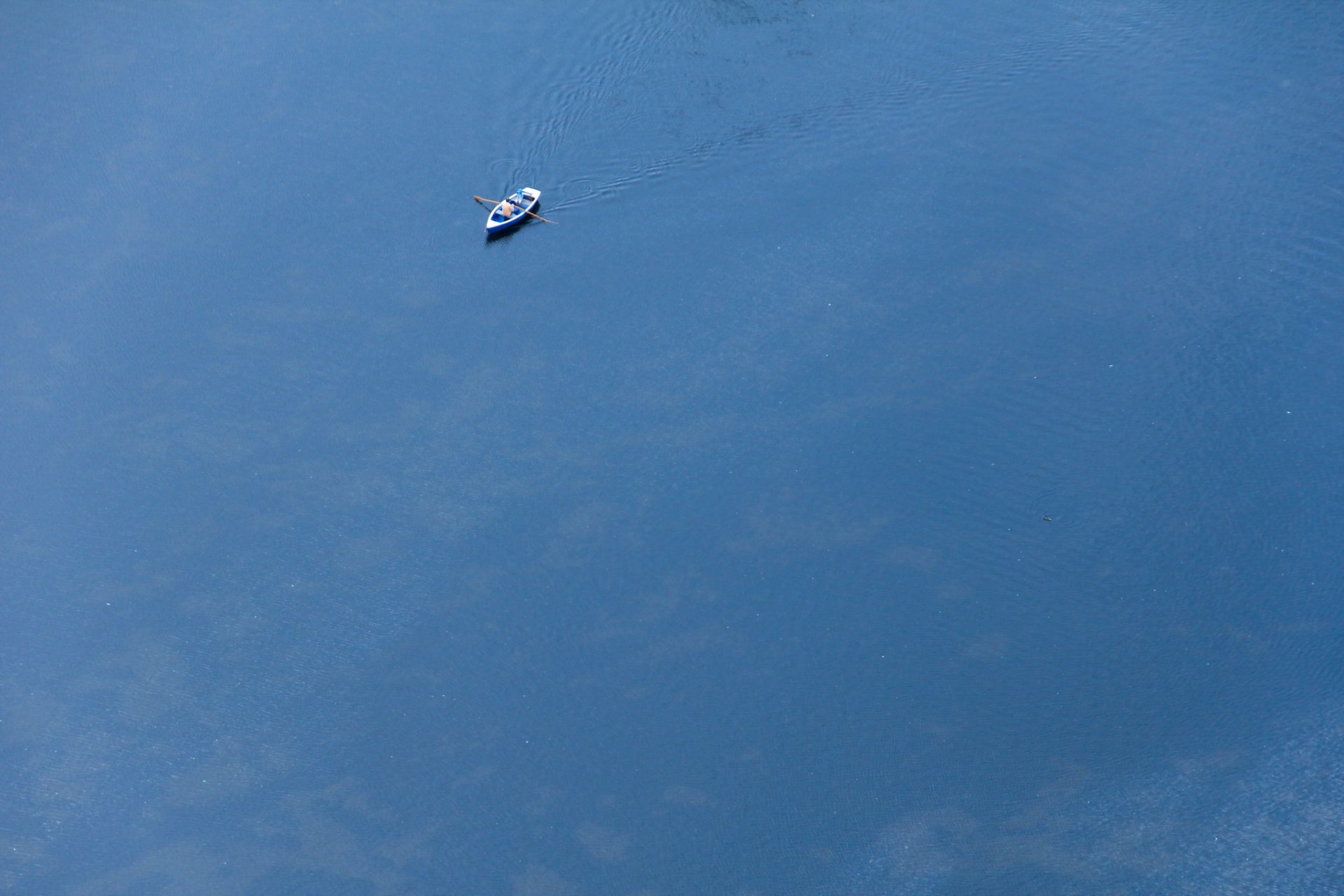 boot wasser minimalismus