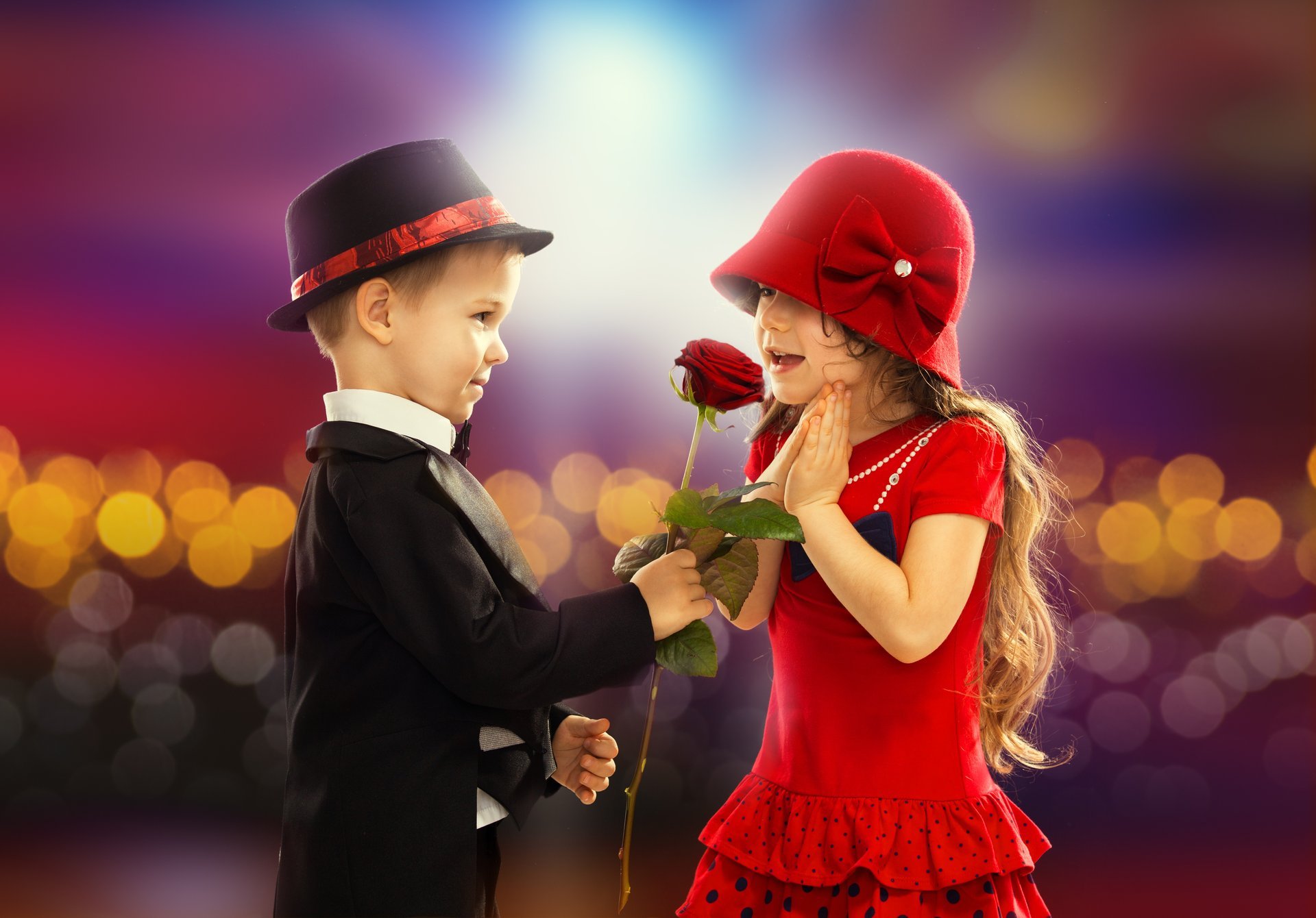 liebe stieg junge mädchen kind liebesromane kindheit valentinstag paar rose romantik