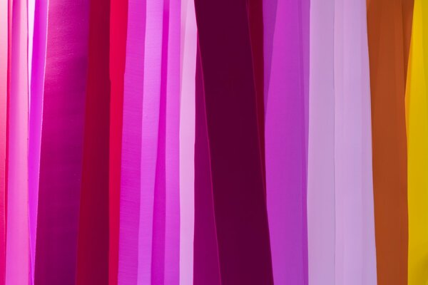 Texturen in Fuchsia- und Bordeaux-Tönen