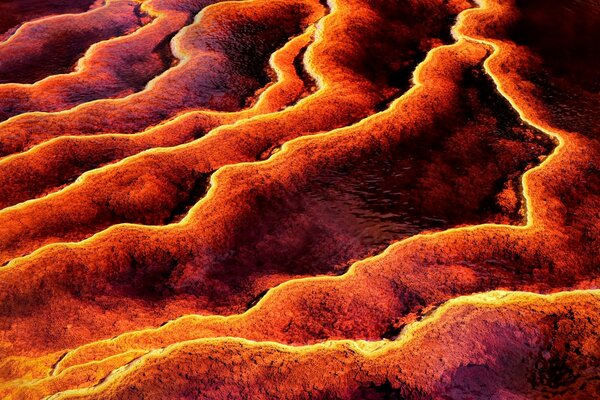 Der Fluss wäscht sich ins Wasser und es ist cool