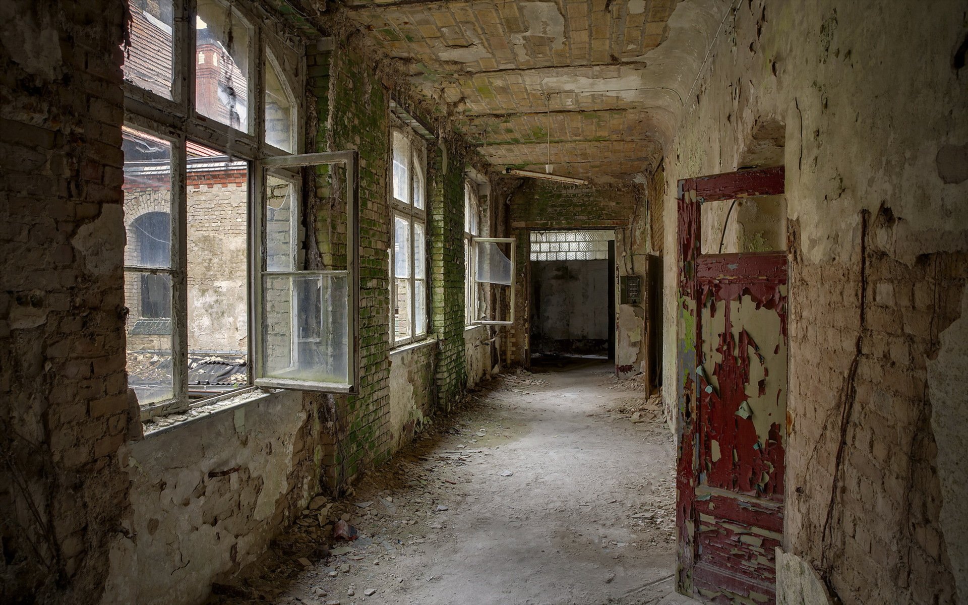 türen fenster ruinen innenraum