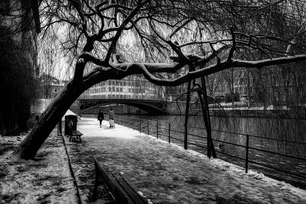 Frankreich, Straßburg Schnee und Passanten