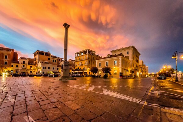 Sonnenuntergang in Italien. Dämmerung