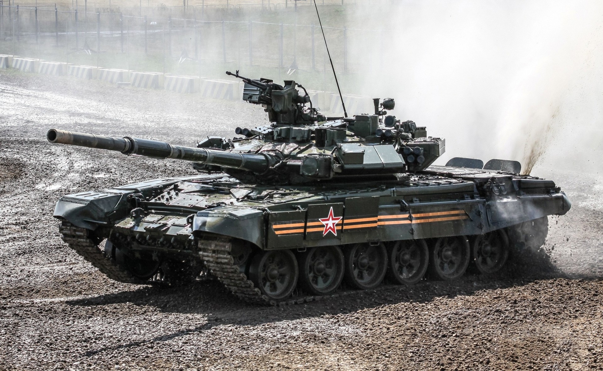 gepanzerte fahrzeuge deponie schlamm tank t-90
