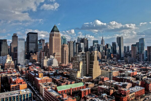 Manhattan an einem sonnigen Tag