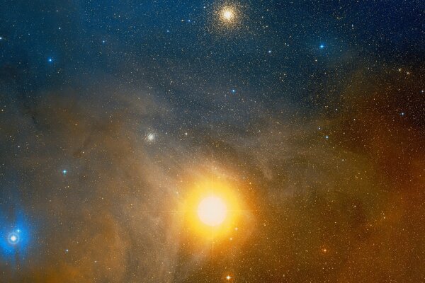 Sterne im Weltraum als kleine Lichter