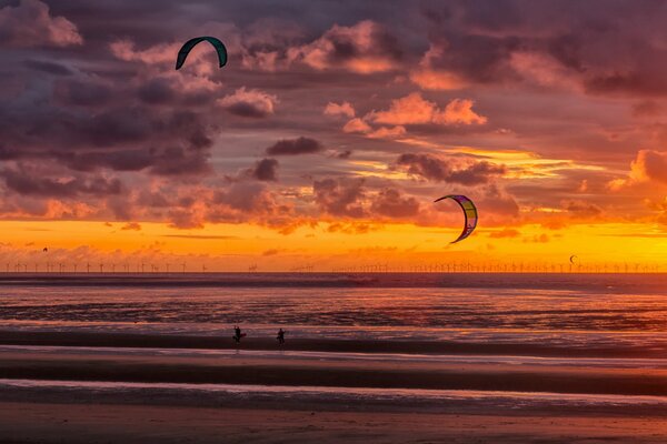 Schöne orange Sonnenuntergang Strand