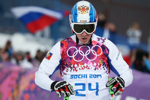 Der russische Athlet Jegor Korotkov vor dem Start