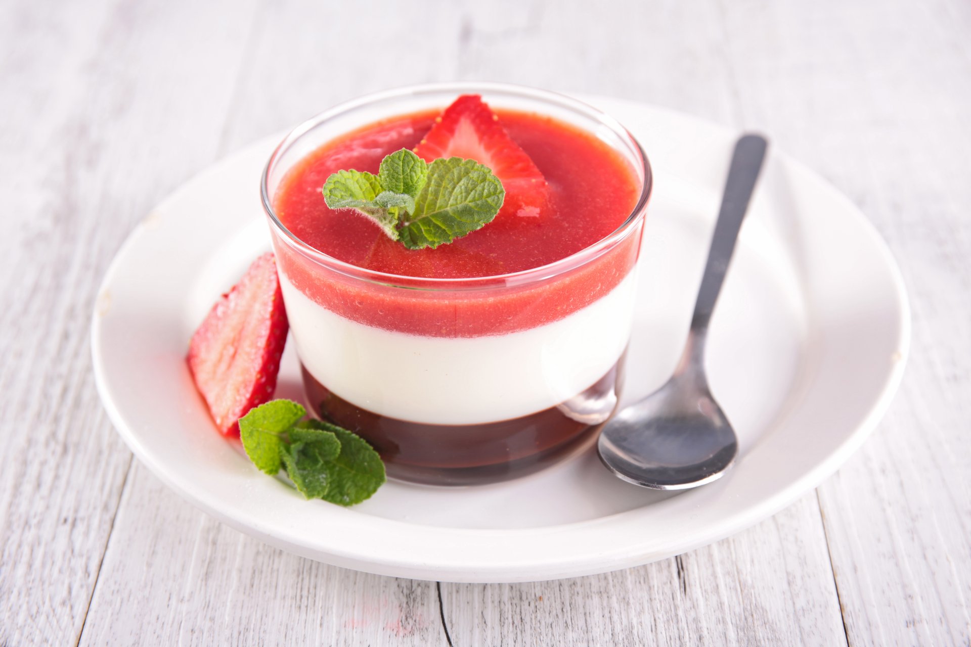 kuchen dessert creme kuchen süß mousse erdbeere