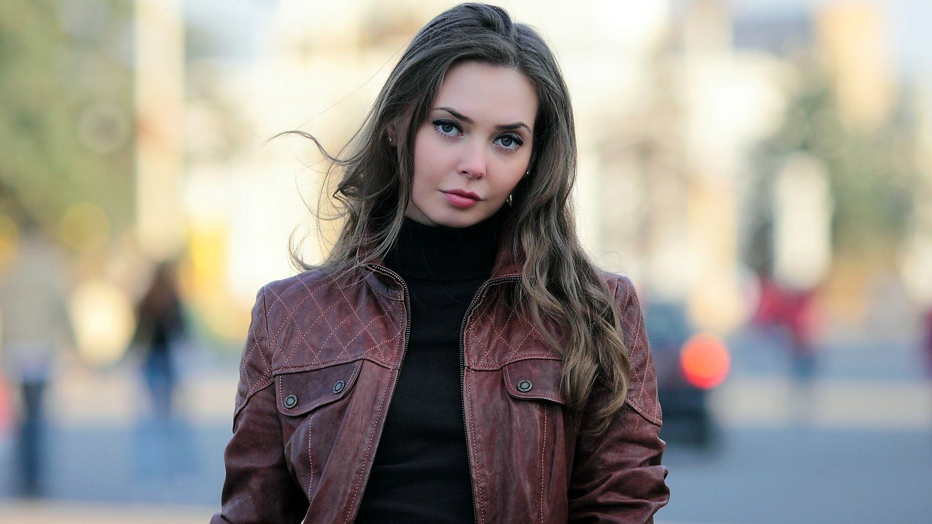 oksana malakhova brünette gesicht blick haare straße