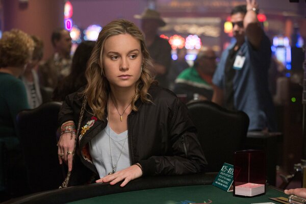 Bree Larson aus dem Film Der Spieler am Kartentisch im Casino