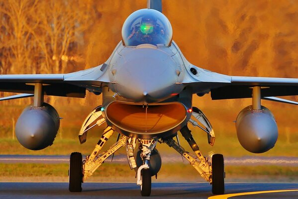 Steht auf der Straße Kampfspiel Falcon