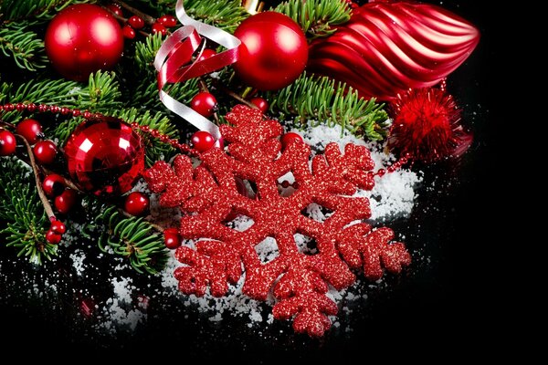 Rote Schneeflocke. Weihnachten Spielzeug