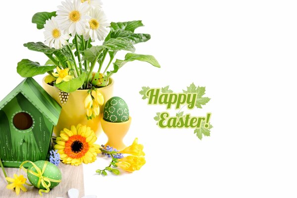 Osterfest, Eier und festliche Gerbera liegen auf dem Tisch
