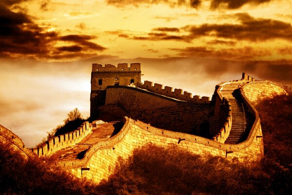 Die Chinesische Mauer ist eines der Wunder der Welt