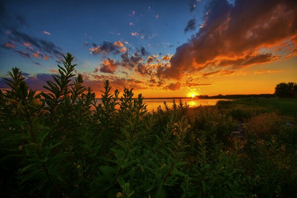 Sonnenuntergang am St. Clare Lake in Michigan